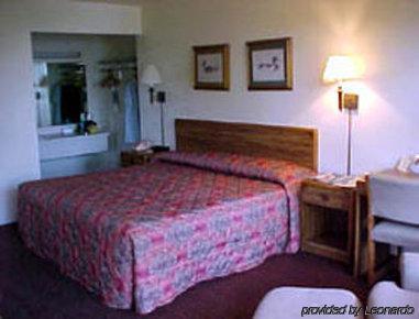 Days Inn Lansing South Room photo